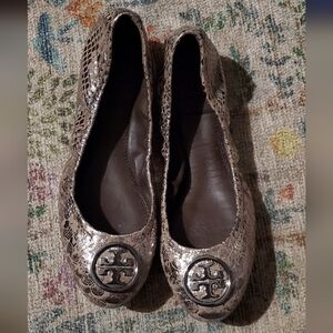 Tory Burch Heidi Silver And Brown Metalic Snakeskin Ballet Flats Size 6.5